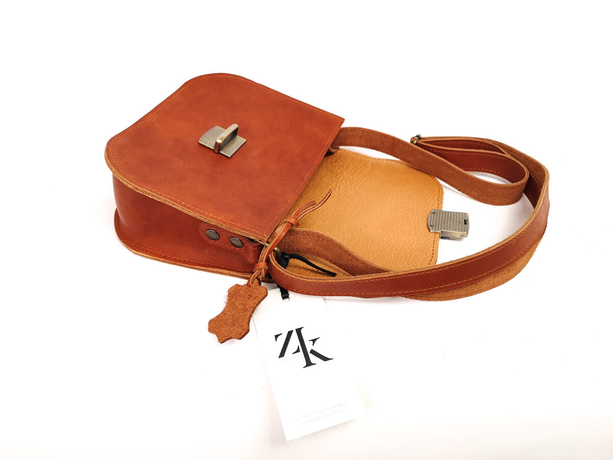 Natural Leather Saddle Bag Medium – Light Brown